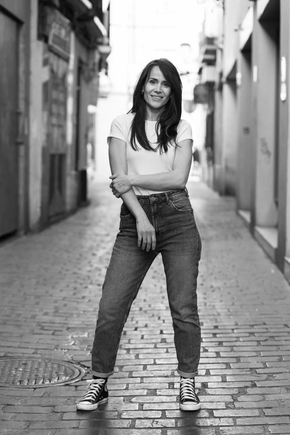 Miriam Martín, actriz — retrato de exterior en Zaragoza (2)