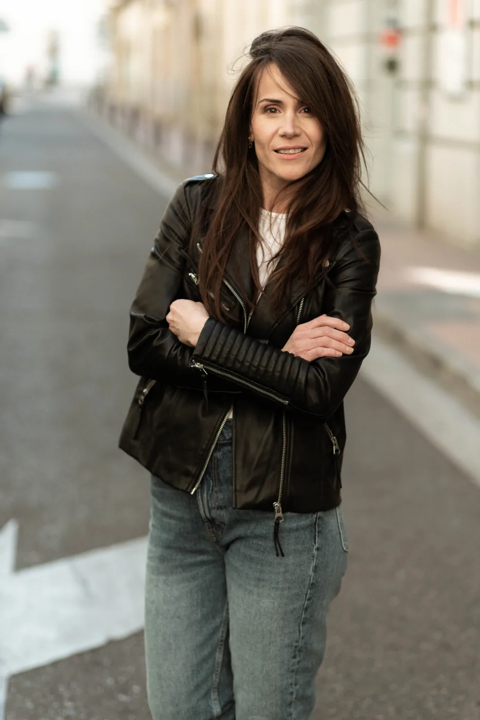 Miriam Martín, actriz — retrato de exterior en Zaragoza (3)