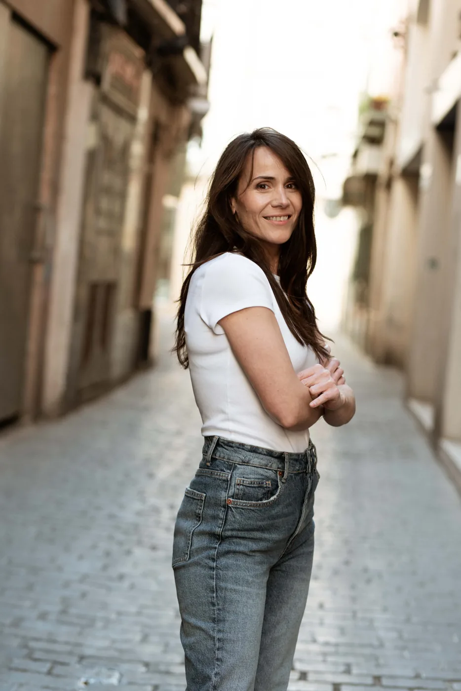 Miriam Martín, actriz — retrato de exterior en Zaragoza (8)