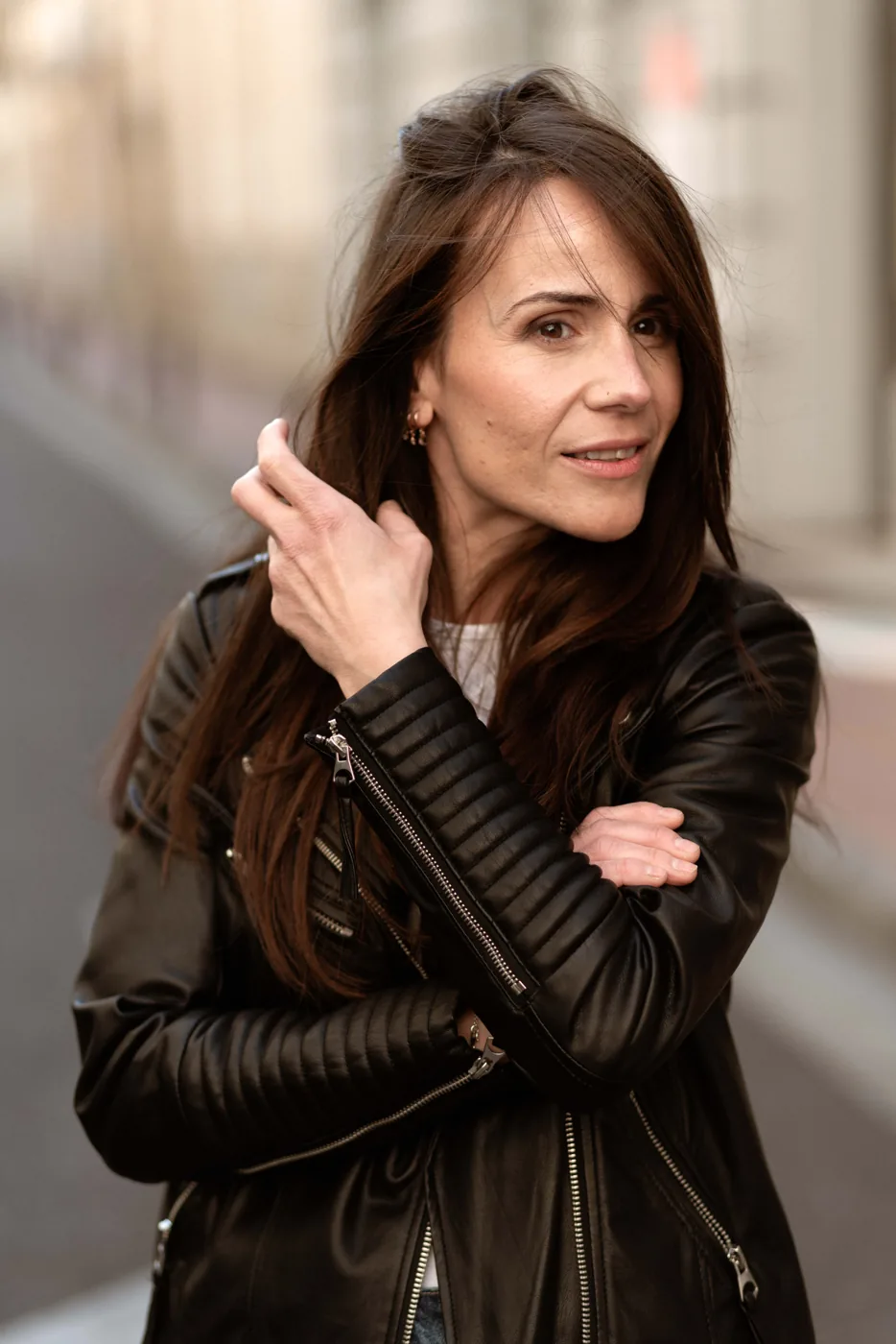 Miriam Martín, actriz — retrato de exterior en Zaragoza (10)